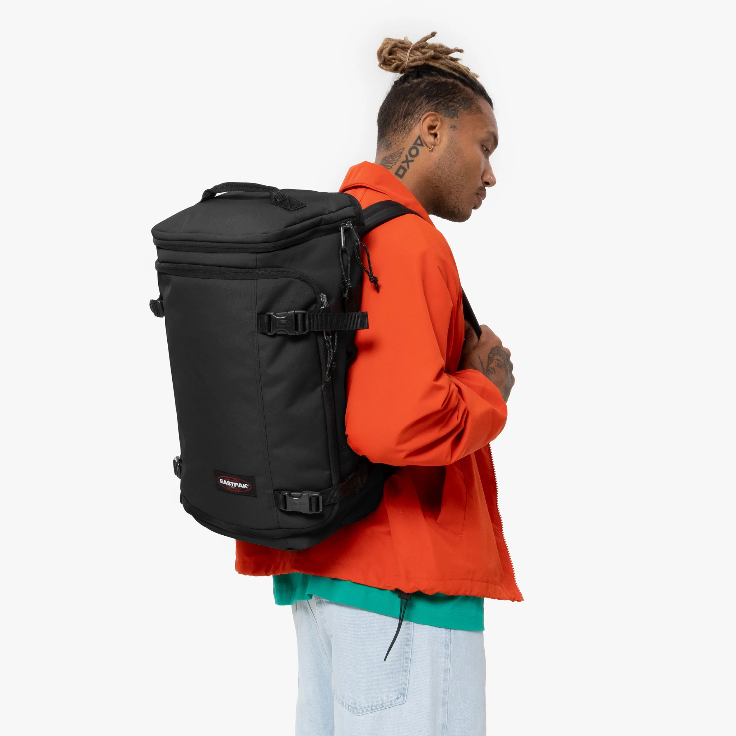 Eastpak Carry Pack - Black Utazótáska Laptoptartóval (30 liter, 17